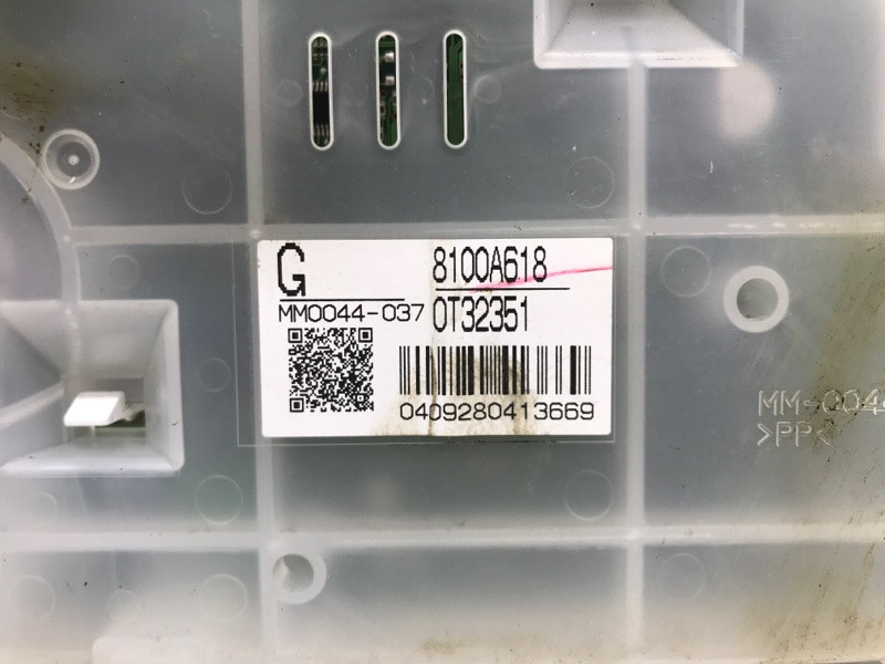 Приборная панель Mitsubishi Pajero Wagon 4 3.2 ДИЗЕЛЬ 4M41 2006 (б/у) Киев - изображение 5