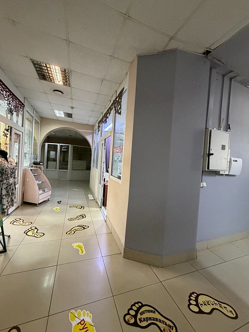 Комерційне приміщення 34 м² у центрі - ремонт, вітрина, орендар Івано-Франківськ - зображення 1