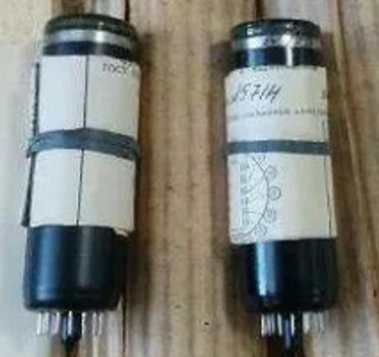 Куплю фотопомножувач ФЭУ-82 Сумы - изображение 1