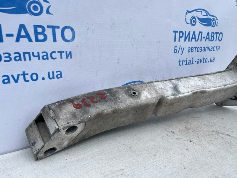 Кронштейн усилителя переднего бампера Jeep Cherokee KL 2.4 БЕНЗИН ED6 2013 лев. (б/у) Киев - изображение 2