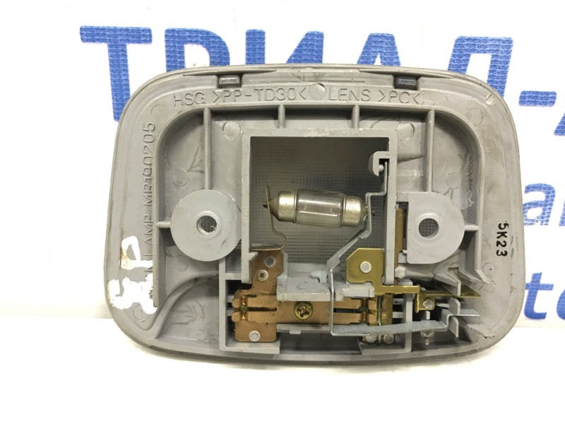 Плафон задний Mitsubishi Pajero Sport K9 2.5 DIESEL 4D56 1996 (б/у) Київ - зображення 2