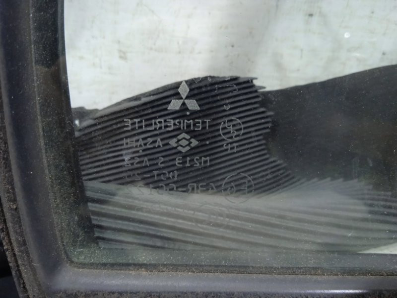 Стекло двери задней правой (форточка) Mitsubishi Lancer 9 1.6 БЕНЗИН 4G18 2003 (б/у) Киев - изображение 2