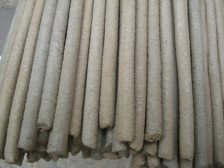 Эбонит-для поделок. в виде бус. четок и пр.- пруток круглый 8 мм. Киев - изображение 1