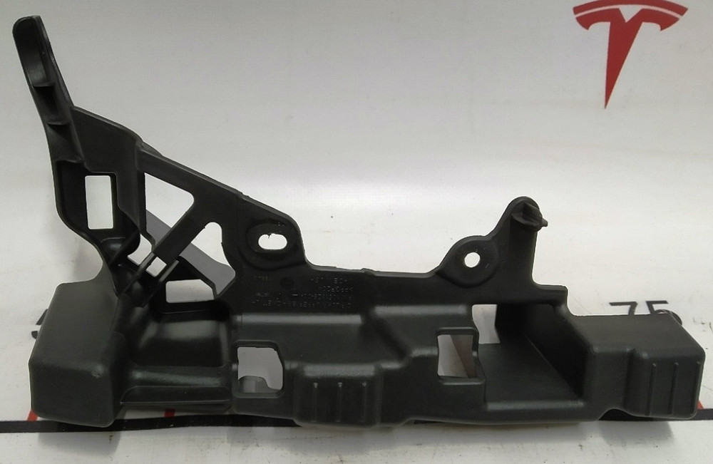 1Кронштейн облицовки стойки C верхний левый Tesla model X 1056083-00-C Киев - изображение 1