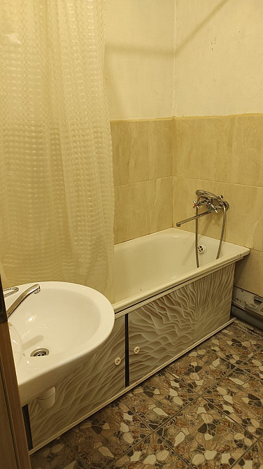 1 - комн. 38,5 м. кв. Чешка, ж/м Тополь-3. Состояние жилое, свободна. Дніпро - зображення 1