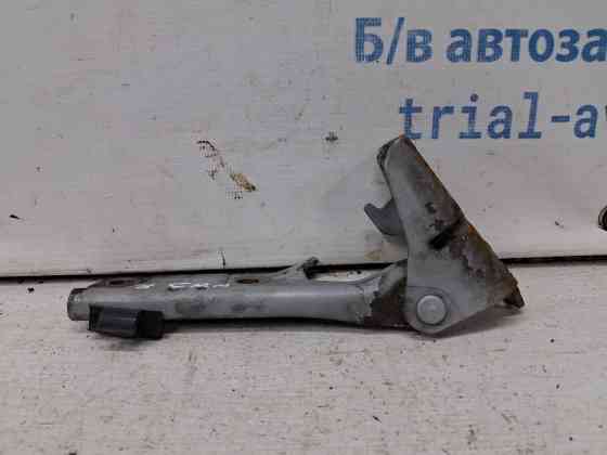 Петля капота правая Mitsubishi Pajero Wagon 3 3.2 ДИЗЕЛЬ 4M41 1999 (б/у) Киев