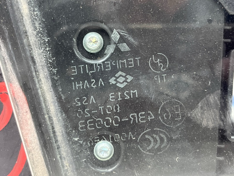 Стекло двери переднее правое Mitsubishi Pajero Wagon 3 3.2 ДИЗЕЛЬ 4M41 1999 (б/у) Київ - зображення 3