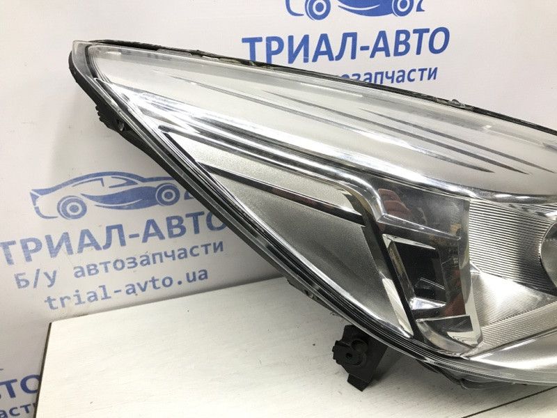 Фара правая галоген Ford Kuga CBS 2.0 DIESEL 2011 (б/у) Київ - зображення 2