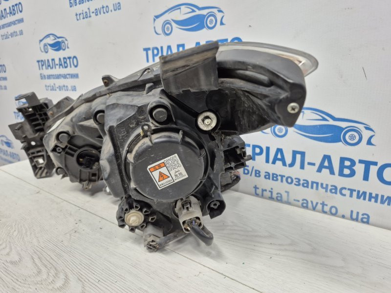 Фара правая Ксенон Mazda 3 BM 2.2 DIESEL 2013 (б/у) Киев - изображение 7
