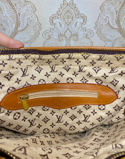 Стильна жіноча сумка у відомому класичному дизайні Шостка - зображення 9