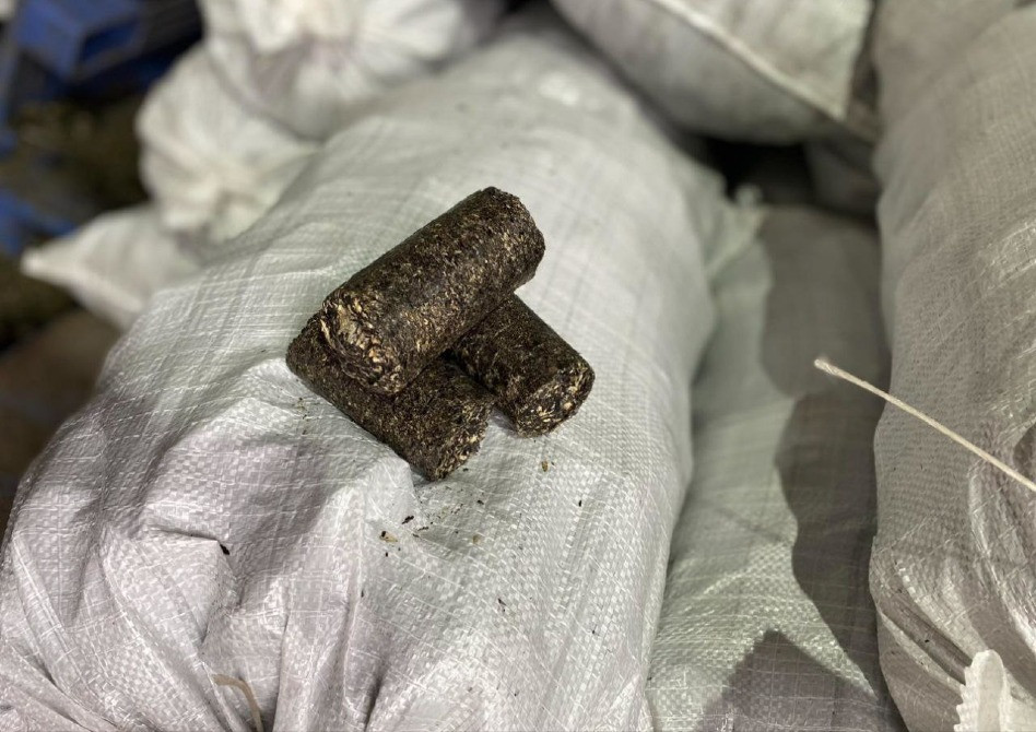 Пелети з чистого лушпиння. Брикети з чистого лушпиння Киев - изображение 1