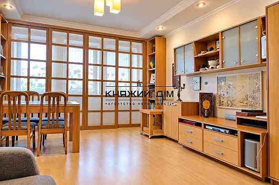 Продаж 3-кімнатної квартири пр-т Бажана 14, метро Осокорки. Киев
