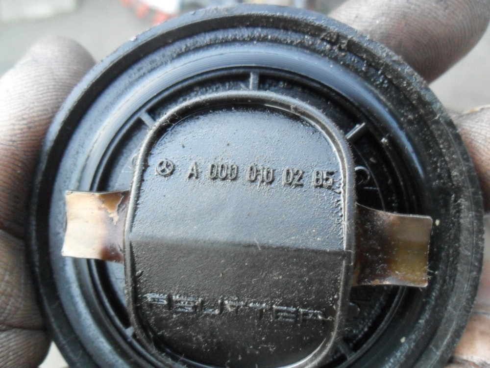 A0000100285, Кришка маслогорловини Mерседес, оригінал Mercedes Вінниця - зображення 1