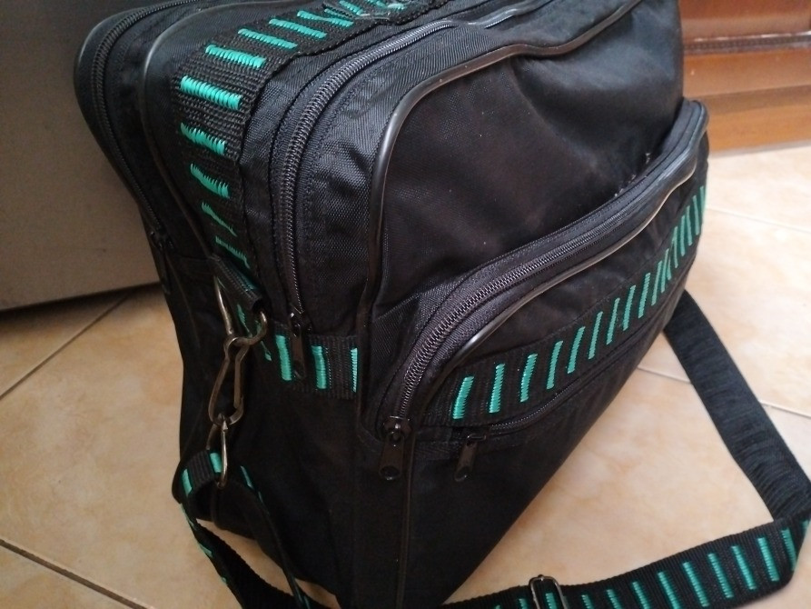 Сумка ручна кладь покладь в дорогу для подорожей і ноутбука вмістка через плече водонепромокаюча Львів - зображення 3