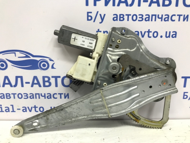 Стеклоподъемник задний правый Toyota Avensis T25 1.8 БЕНЗИН 1ZZFE 2002 (б/у) Киев - изображение 2