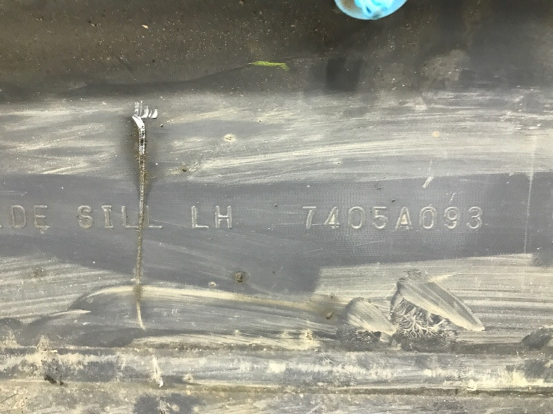 Накладка порога внешняя левая Mitsubishi Pajero Wagon 4 3.2 ДИЗЕЛЬ 4M41 2006 (б/у) Київ - зображення 9