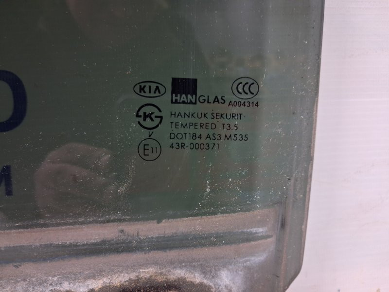 Стекло двери заднее левое Kia Sorento BL 2.5 DIESEL D4CB 2002 (б/у) Киев - изображение 3