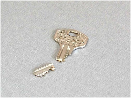 Вилучення зламаного ключа в циліндрових замках Львів - зображення 2