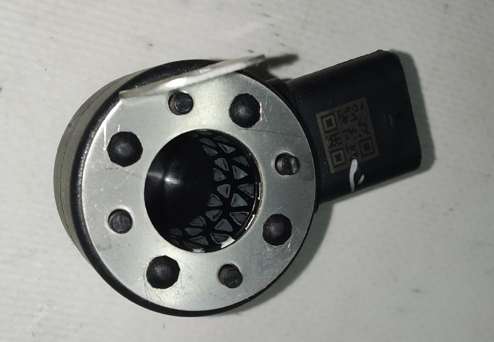 Регулятор положения (магнитного типа) иглы клапана теплообменника/чиллера Tesla model 3 1133855-00-B Київ - зображення 3