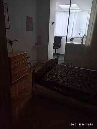 Продається 2 кімнатна квартира в центрі міста. Сталінка. № 21147283 Київ