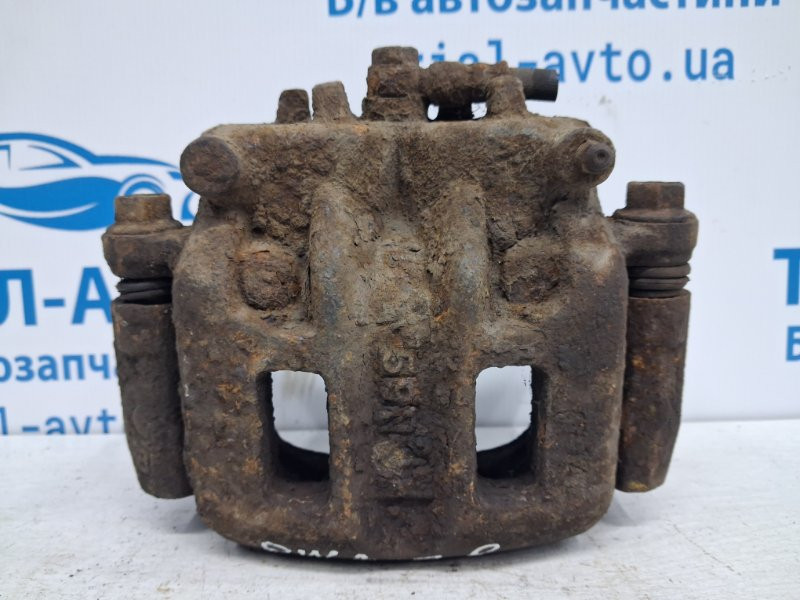 Суппорт передний правый Mitsubishi Pajero Wagon 3 3.2 ДИЗЕЛЬ 4M41 1999 (б/у) Київ - зображення 1