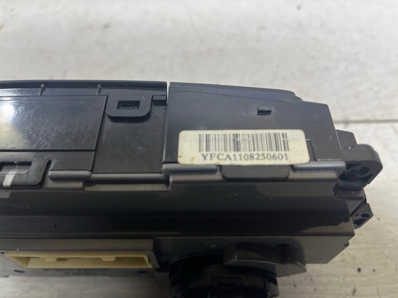 Блок управления климат-контролем Hyundai Sonata YF 2.4 БЕНЗИН G4KJ 2010 (б/у) Київ - зображення 5