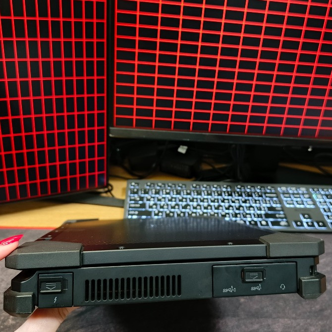 Захищений сенсорний ноутбук Dell 7330 Rugged Extreme i7-1165G7 16/512 IPS touch MIL-STD-810H/IP66 Киев - изображение 5