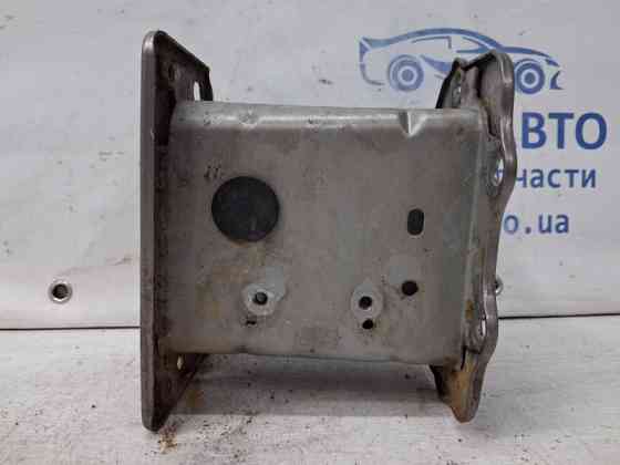 Кронштейн усилителя переднего бампера Kia Ceed ED 1.6 DIESEL D4FB 2006 лев. (б/у) Киев