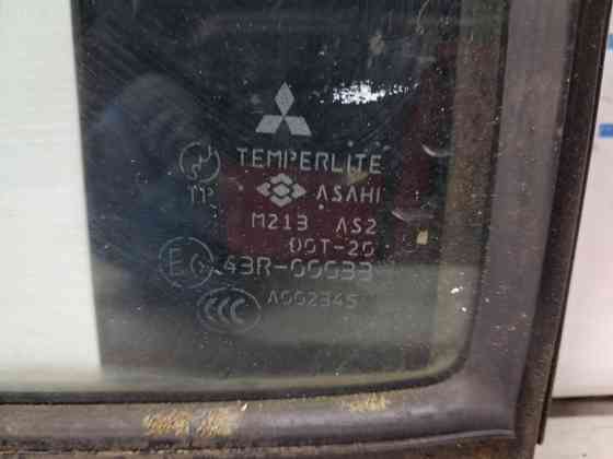 Стекло двери задней левой (форточка) Mitsubishi Pajero Wagon 1999-2006  (Арт. 68627) Киев