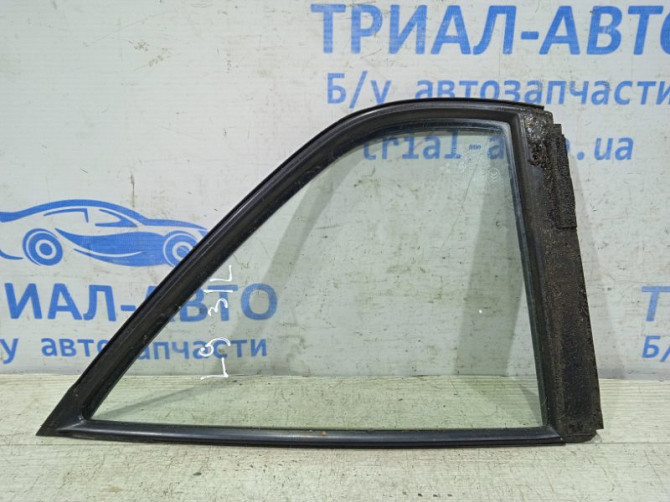 Стекло двери задней левой (форточка) Mitsubishi Lancer 9 1.6 БЕНЗИН 4G18 2003 (б/у) Київ - зображення 1