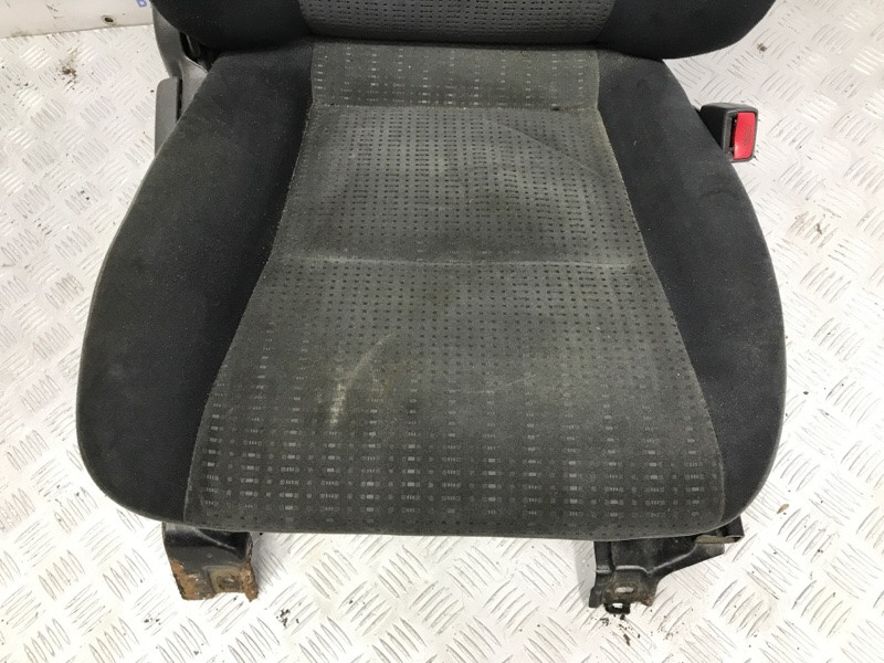 Сиденье переднее правое Mitsubishi Pajero Sport K9 2.5 DIESEL 4D56 1996 (б/у) Киев - изображение 3