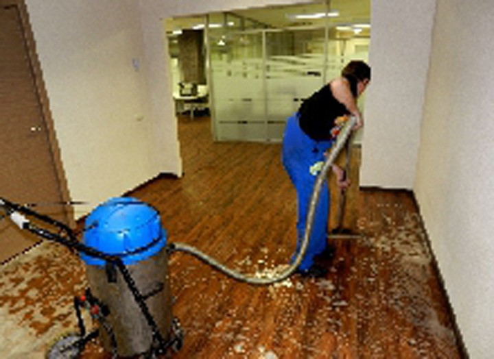 Прибирання приміщень після ремонту. Миття вікон. Чистка підлоги. Видалення локальних забруднень. Київ - зображення 5