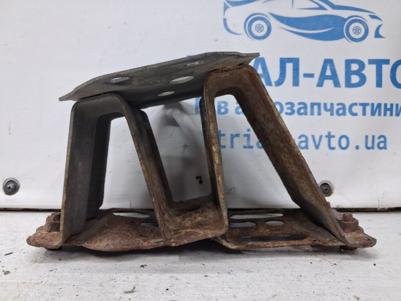 Кронштейн усилителя заднего бампера Toyota Avensis T25 2.2 DIESEL 2ADFTV 2002 лев. (б/у) Киев - изображение 2