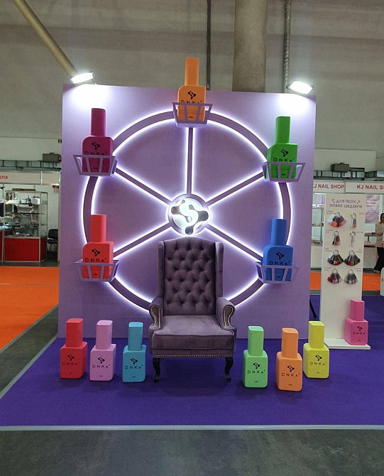 Рекламные фотозоны и объемные рекламные фигуры косметической продукции DNKA Київ - зображення 5