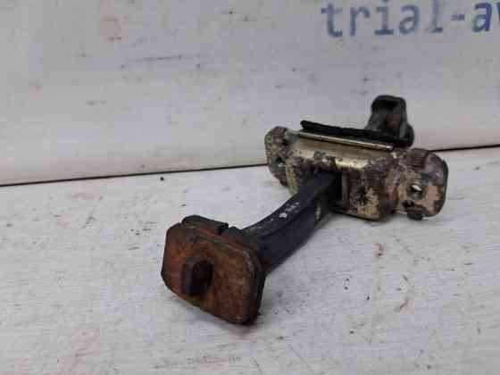 Ограничитель двери задний правый Kia Sorento BL 2.5 DIESEL D4CB 2002 (б/у) Киев