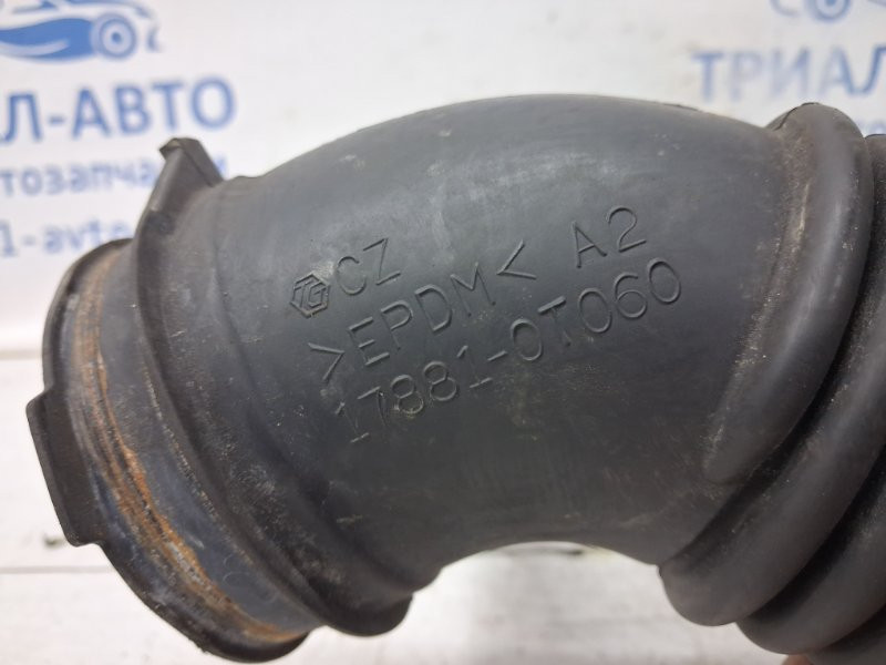 Патрубок воздушного фильтра Toyota Auris E150 1.6 БЕНЗИН 1ZRFAE 2006 (б/у) Киев - изображение 4