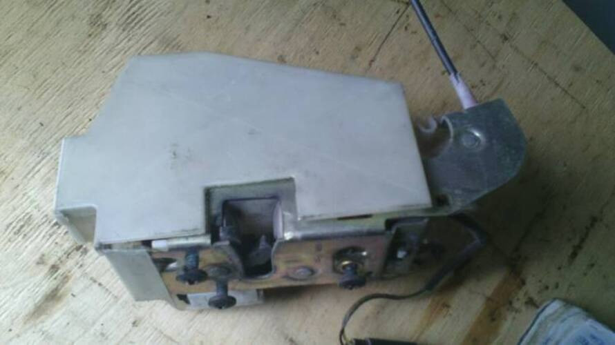 Замок двери задней левой 7096480 Форд Мондео 92-98г.в. оригинал Винница - изображение 1