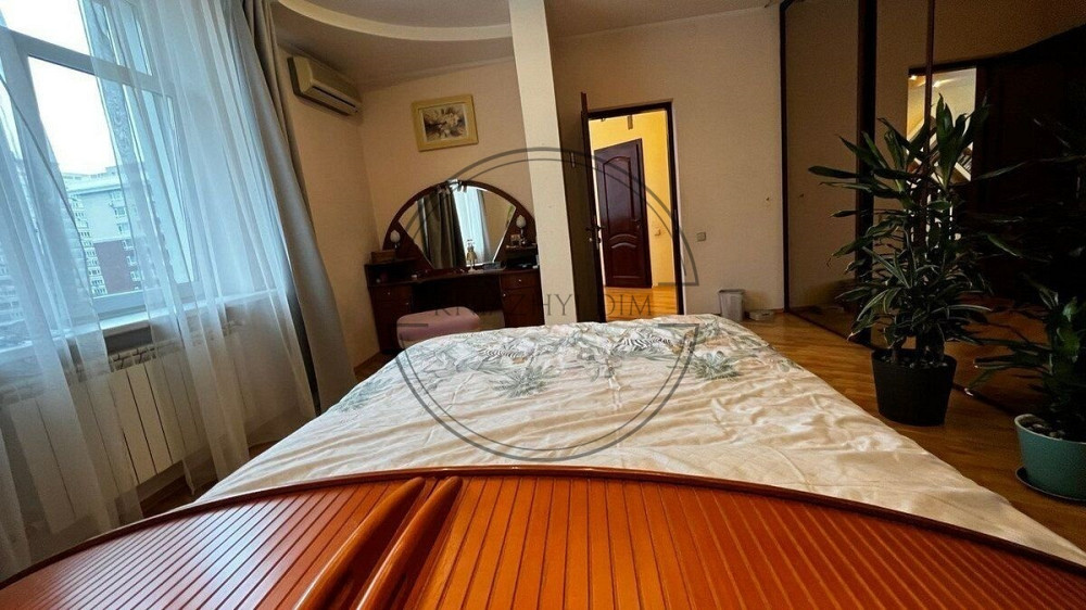 БЕЗ КОМІСІЇ !!! Оренда дворівневої 4-х к. кв. з великою терасою у центрі, м. Палац Україна. № 112007 Киев - изображение 7