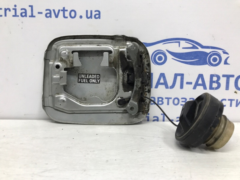 Лючок бака Toyota Avensis T25 1.8 БЕНЗИН 1ZZFE 2002 (б/у) Киев - изображение 2