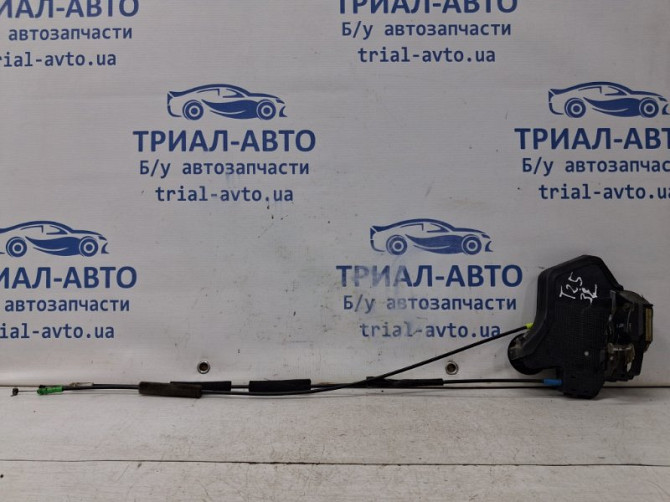 Замок двери задний левый Toyota Avensis T25 1.8 БЕНЗИН 1ZZFE 2002 (б/у) Київ - зображення 1