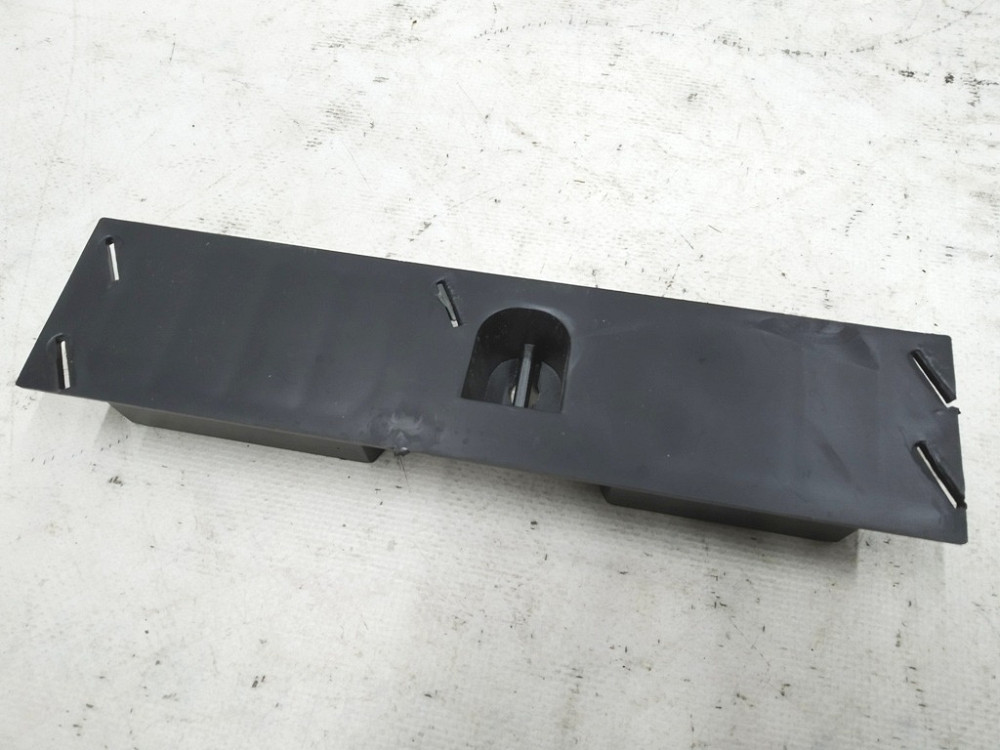 Кронштейн-крепления облицовки салона Tesla model S 1008718-07-B Киев - изображение 2