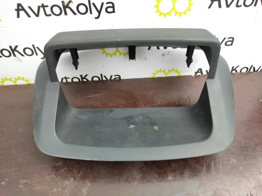 Накладка рамка дисплея навигации Renault Megane III 2008-2015 (628700004R) Ковель - зображення 1