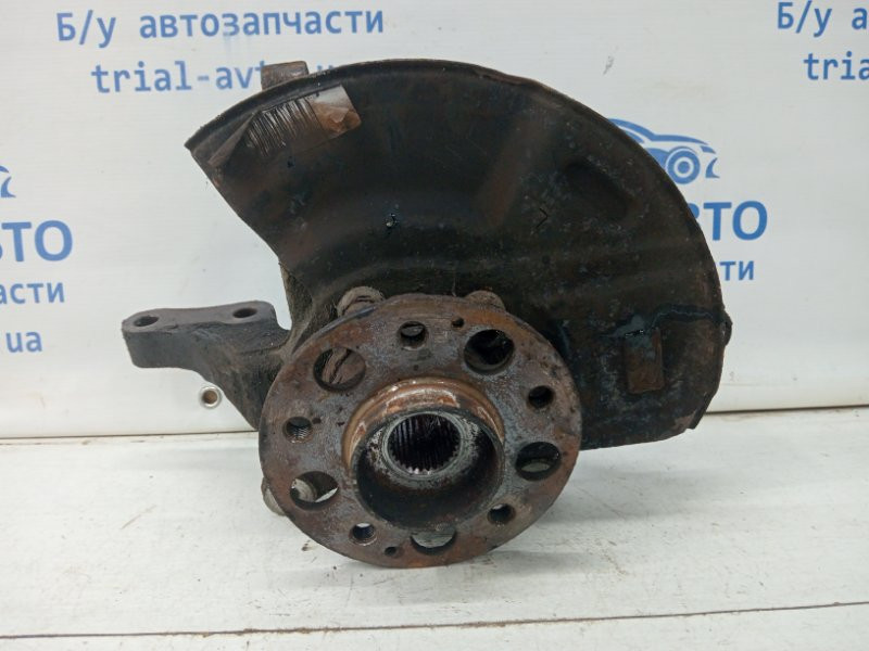 Кулак поворотный левый со ступицей SsangYong Korando C200 2.0 DIESEL D20DT 2010 (б/у) Киев - изображение 1