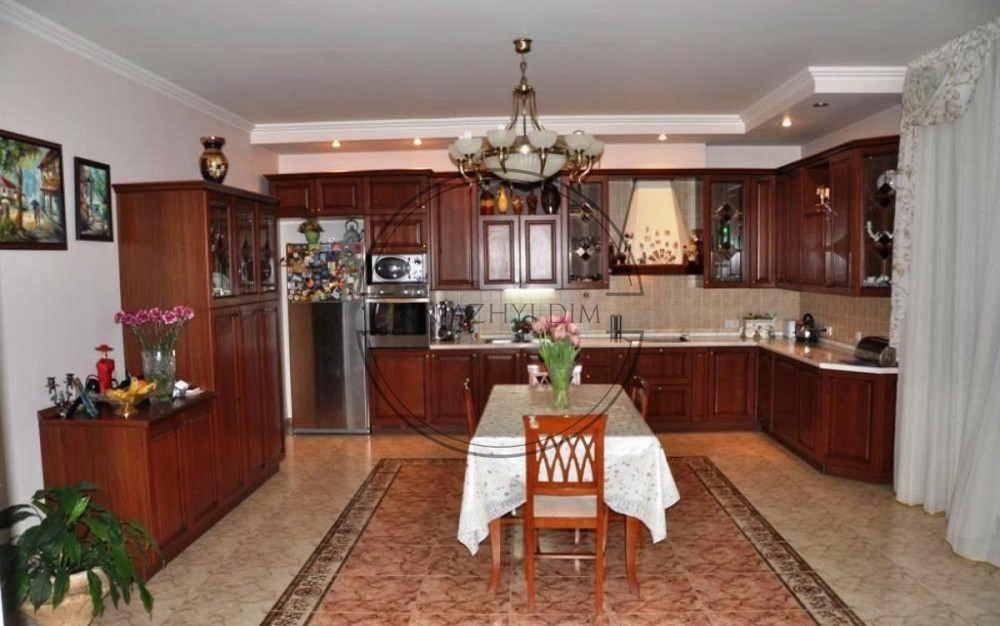 Без комісії! Простора, видова 3-х к. кв. м. Палац Україна. № 21104018 Киев - изображение 1