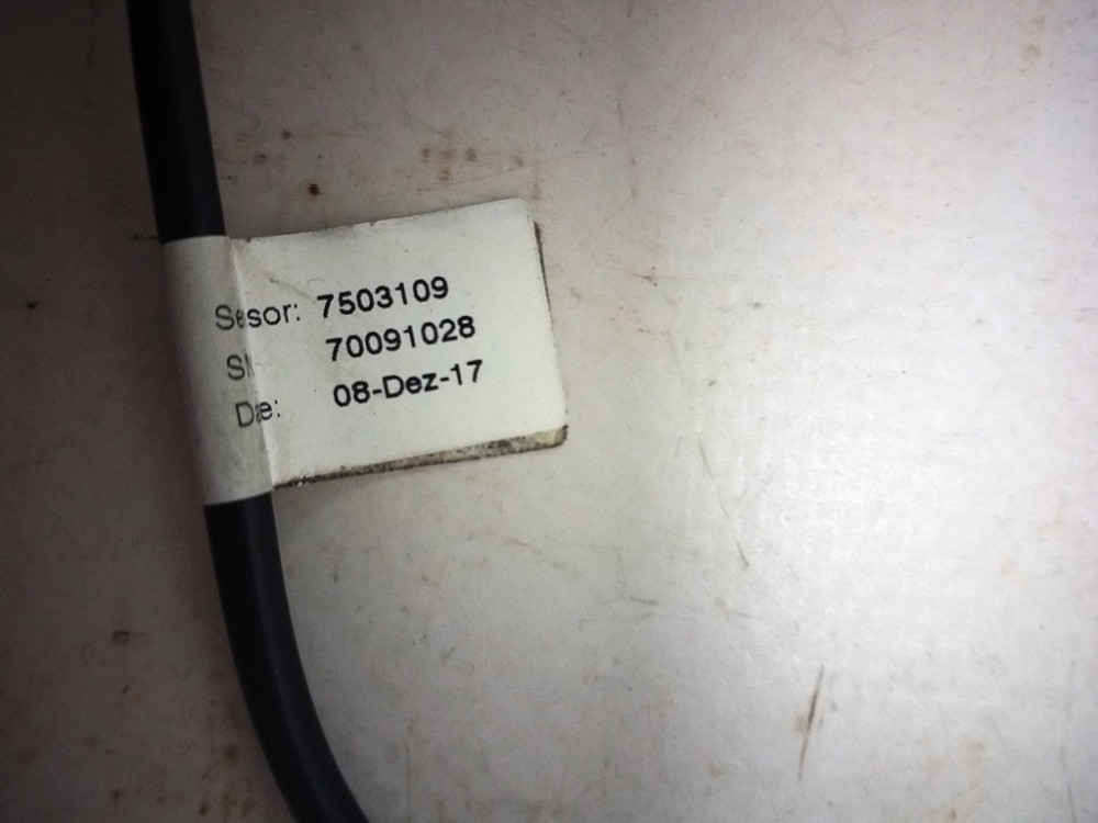 Накладка двери крышки багажника левая (под датчик прижатия) Tesla model X 1036579-00-D Київ - зображення 4