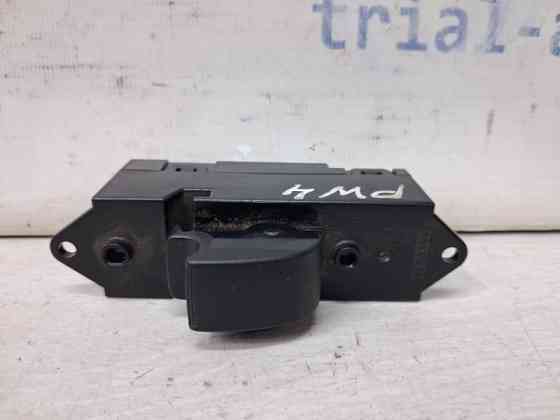 Кнопка стеклоподъемника Mitsubishi Pajero Wagon 4 3.2 ДИЗЕЛЬ 4M41 2006 (б/у) Киев