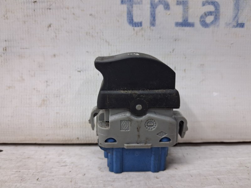 Кнопка стеклоподъемника Dacia Duster HS 1.5 DIESEL K9K 2010 (б/у) Киев - изображение 3