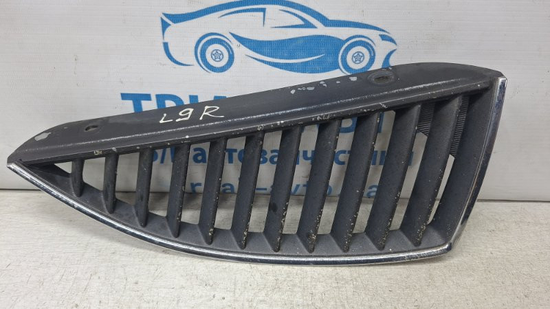 Решетка радиатора Mitsubishi Lancer 9 1.6 БЕНЗИН 4G18 2003 прав. (б/у) Киев - изображение 1
