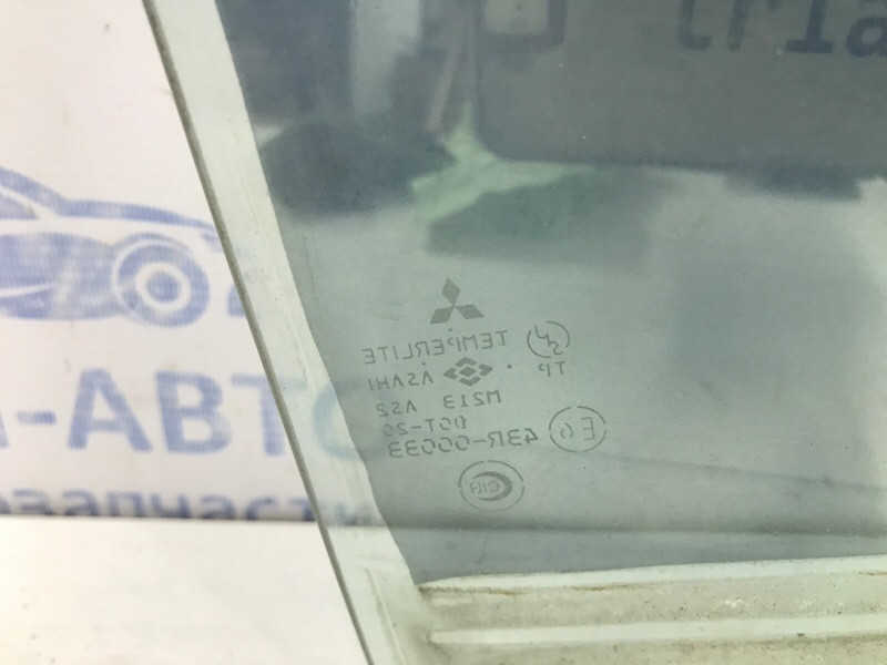 Стекло двери заднее правое Mitsubishi Pajero Wagon 3 3.2 ДИЗЕЛЬ 4M41 1999 (б/у) Киев - изображение 3