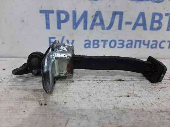 Ограничитель двери передний правый Kia Ceed ED 1.4 БЕНЗИН G4FA 2006 (б/у) Киев